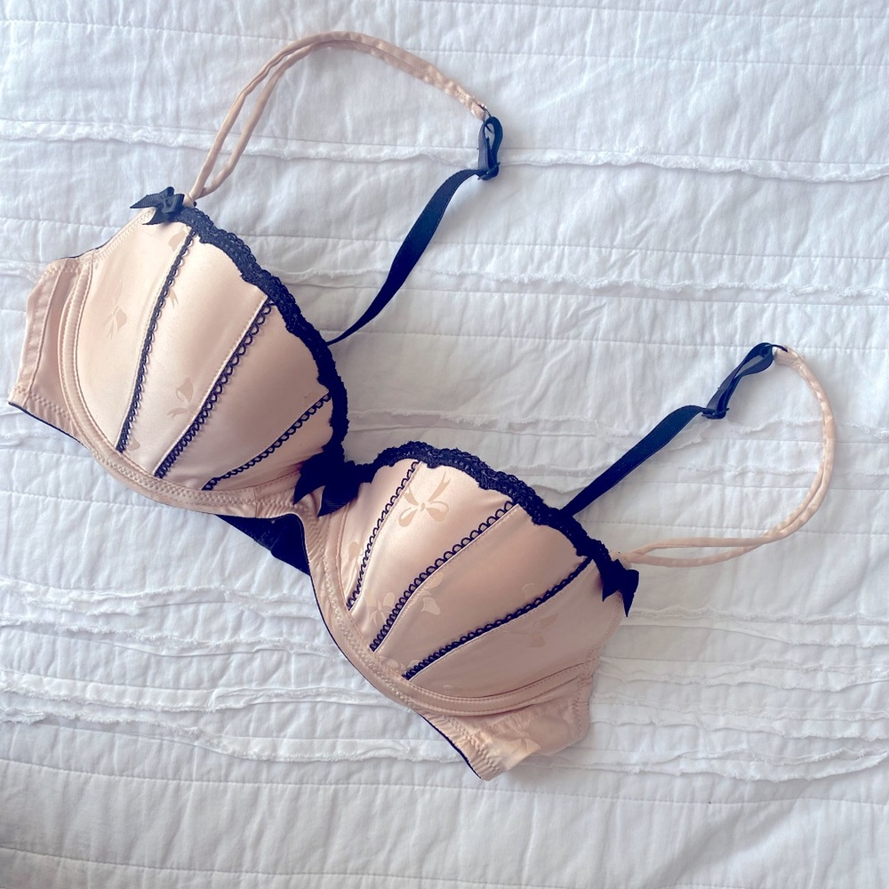 Victoria’s Secret “Sexy Little Things” Clamshell Bra 36C Push-up